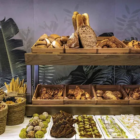 ホテル Movenpick Living Camlivadi