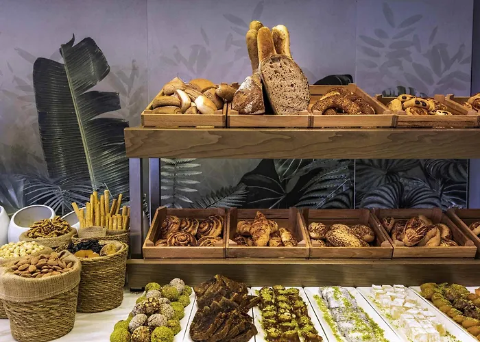 ホテル Movenpick Living Camlivadi